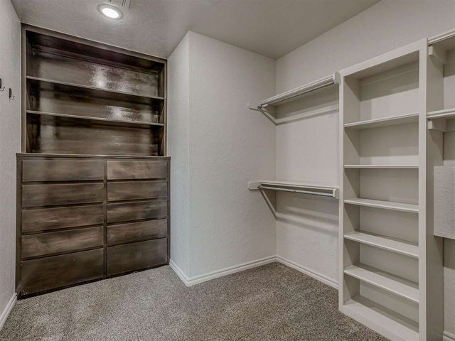 5605 NE Snowy Owl, Elgin, OK 73538