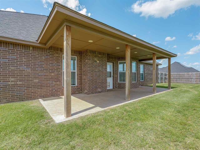 5605 NE Snowy Owl, Elgin, OK 73538