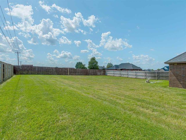 5605 NE Snowy Owl, Elgin, OK 73538