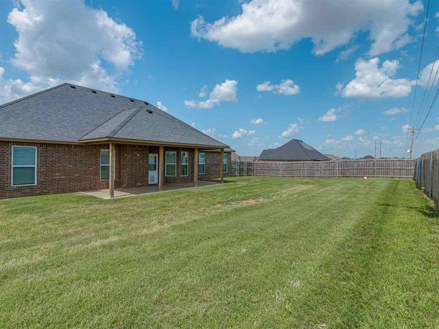 5605 NE Snowy Owl, Elgin, OK 73538