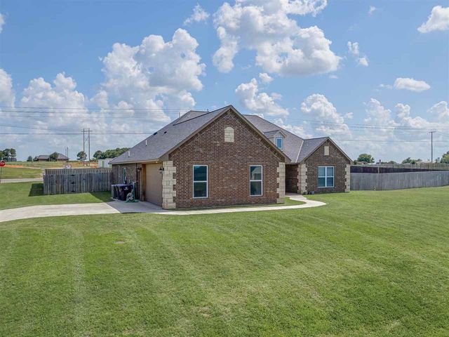 5605 NE Snowy Owl, Elgin, OK 73538