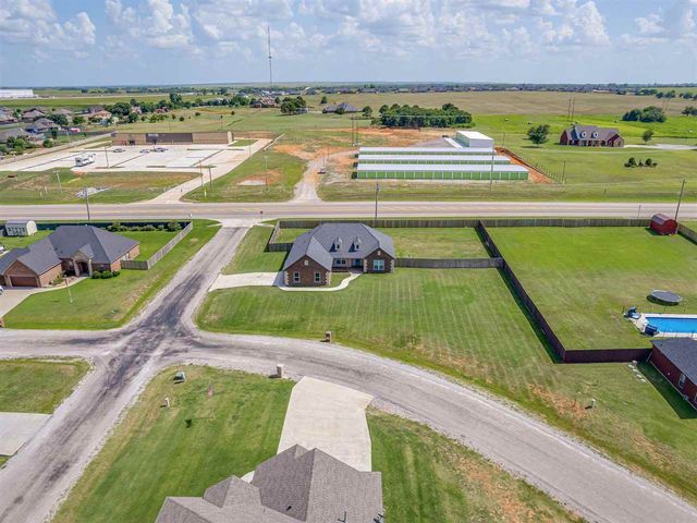 5605 NE Snowy Owl, Elgin, OK 73538