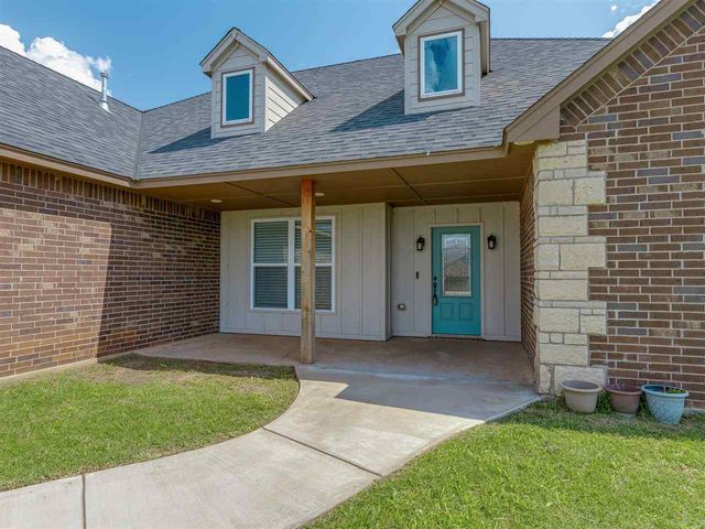 5605 NE Snowy Owl, Elgin, OK 73538