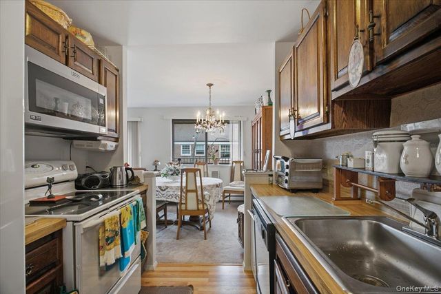 107 N Broadway 205B, White Plains, NY 10603