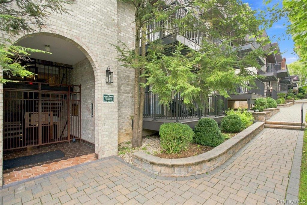 107 N Broadway 205B, White Plains, NY 10603 — exterior