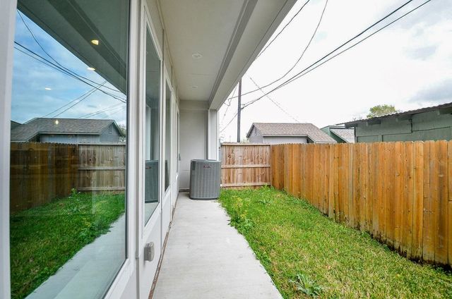 6708 Parker Grove Lane, Houston, TX 77076