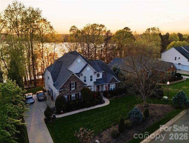 220 Woodwinds Drive, Mount Holly, NC 28120