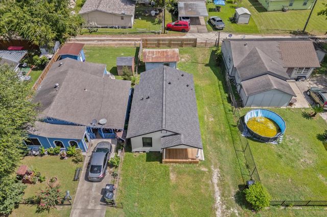 1219 Walnut Avenue, Rosenberg, TX 77471
