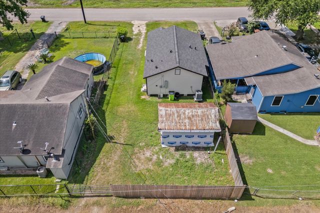 1219 Walnut Avenue, Rosenberg, TX 77471