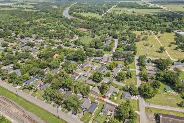 1219 Walnut Avenue, Rosenberg, TX 77471