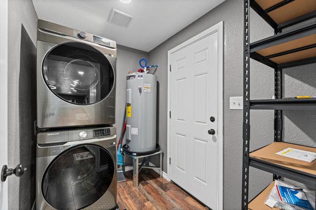 1219 Walnut Avenue, Rosenberg, TX 77471