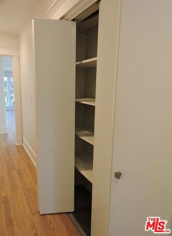 559 N Windsor Boulevard, Los Angeles, CA 90004