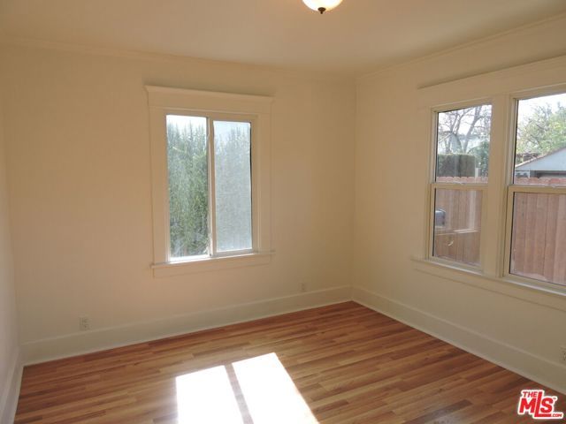 559 N Windsor Boulevard, Los Angeles, CA 90004