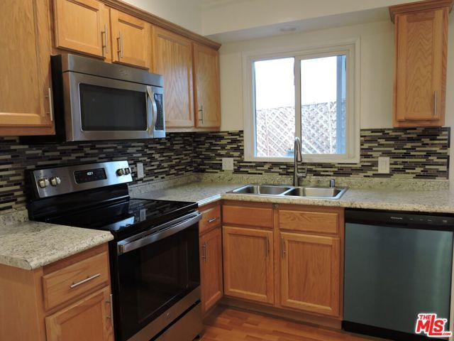 559 N Windsor Boulevard, Los Angeles, CA 90004