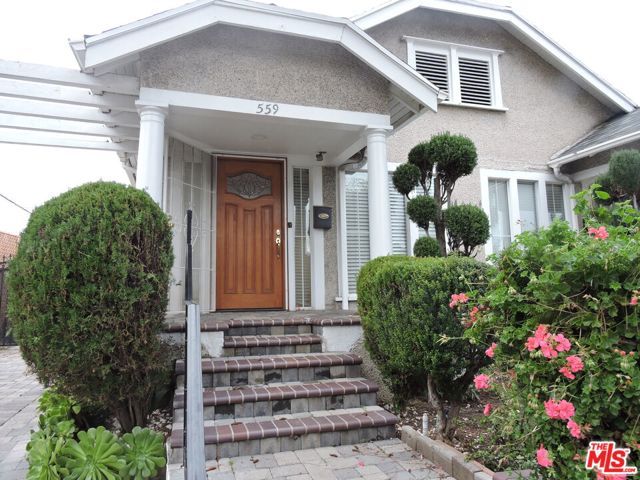 559 N Windsor Boulevard, Los Angeles, CA 90004