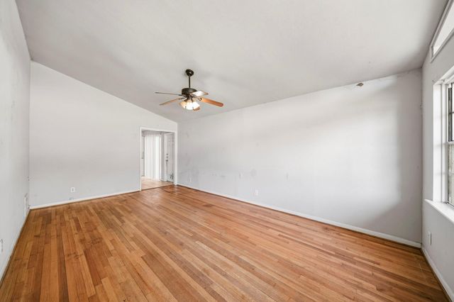 7043 Hendon Lane, Houston, TX 77074