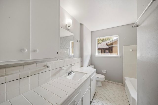 7043 Hendon Lane, Houston, TX 77074