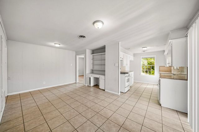 7043 Hendon Lane, Houston, TX 77074