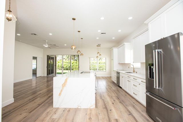 10881 La Salinas Circle, Boca Raton, FL 33428