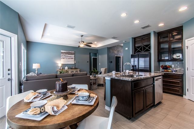 7225 Lake Serenity Dr, Corpus Christi, TX 78414