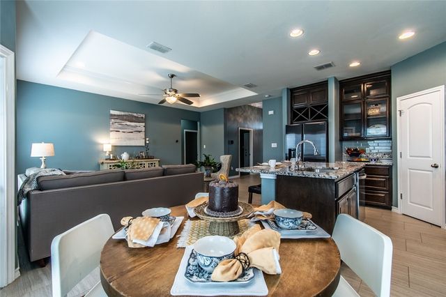 7225 Lake Serenity Dr, Corpus Christi, TX 78414