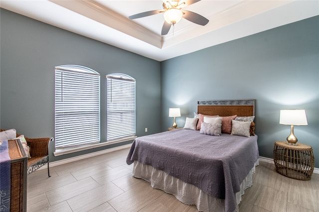 7225 Lake Serenity Dr, Corpus Christi, TX 78414