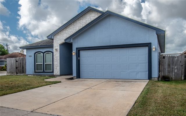 7225 Lake Serenity Dr, Corpus Christi, TX 78414