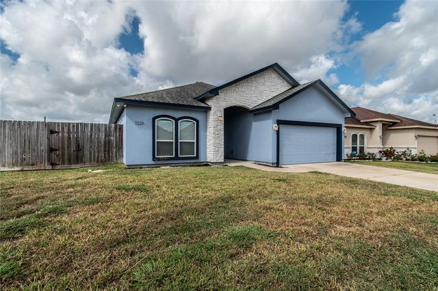 7225 Lake Serenity Dr, Corpus Christi, TX 78414