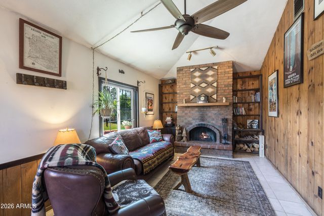 1601 W MULBERRY Drive, Phoenix, AZ 85015