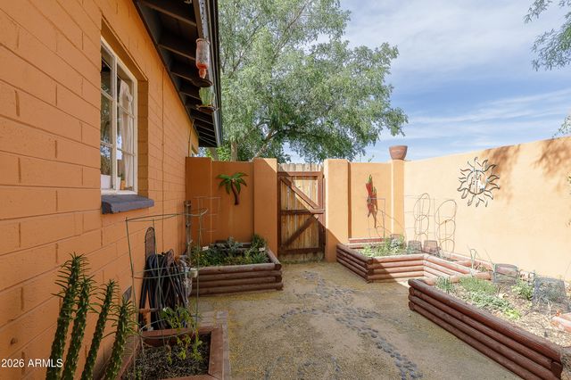 1601 W MULBERRY Drive, Phoenix, AZ 85015