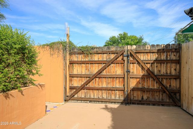 1601 W MULBERRY Drive, Phoenix, AZ 85015