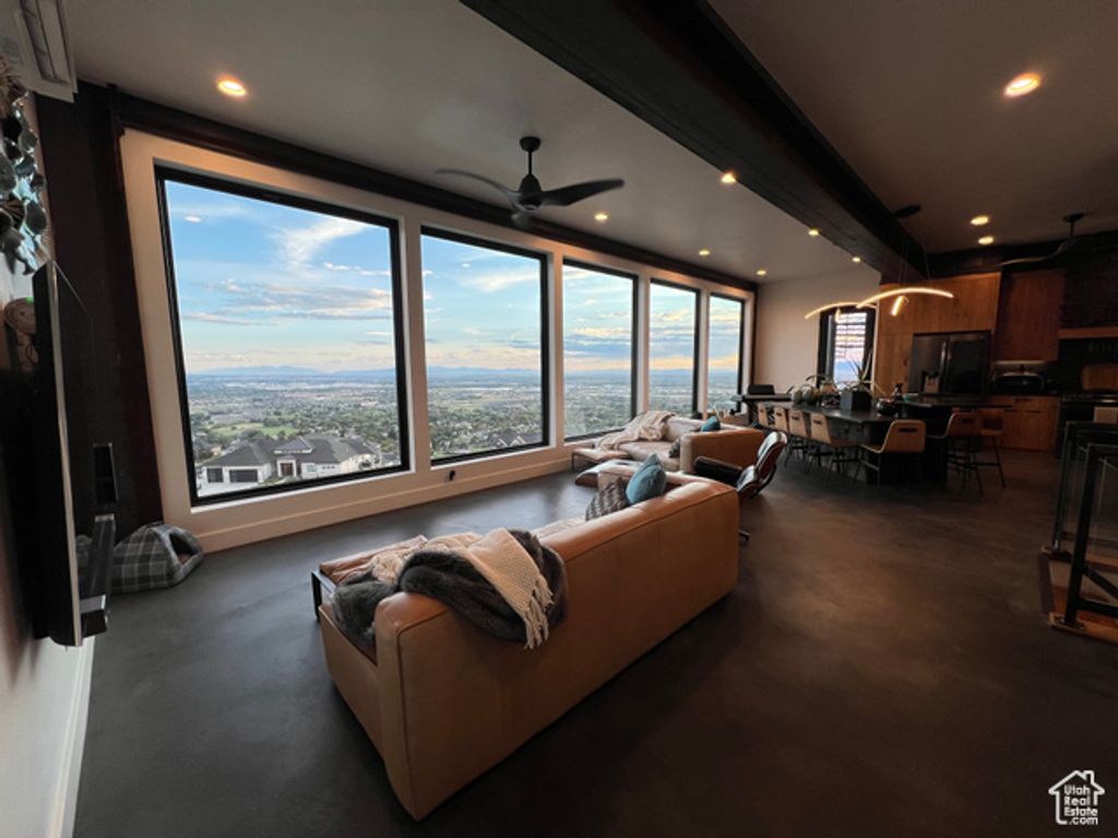 Image 5 of property listing at 195 E 3575 N, North Ogden, UT 84414