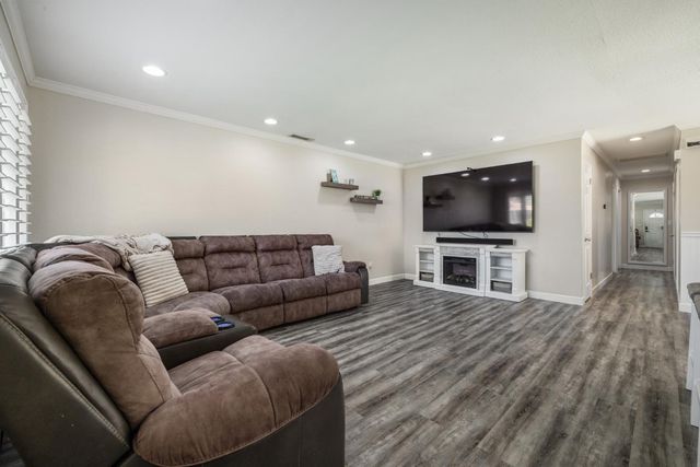 4808 Corona Way, Denair, CA 95316