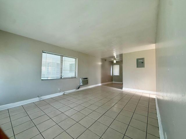 1241 W River Drive Unit 4, Margate, FL 33063