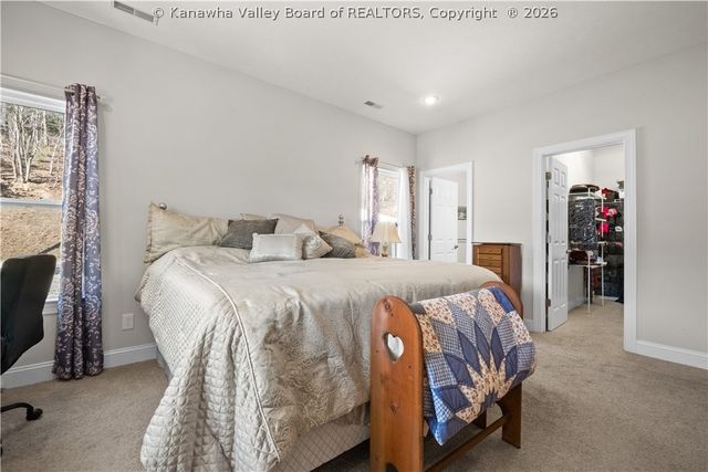 2935 Newhouse Drive, Charleston, WV 25302