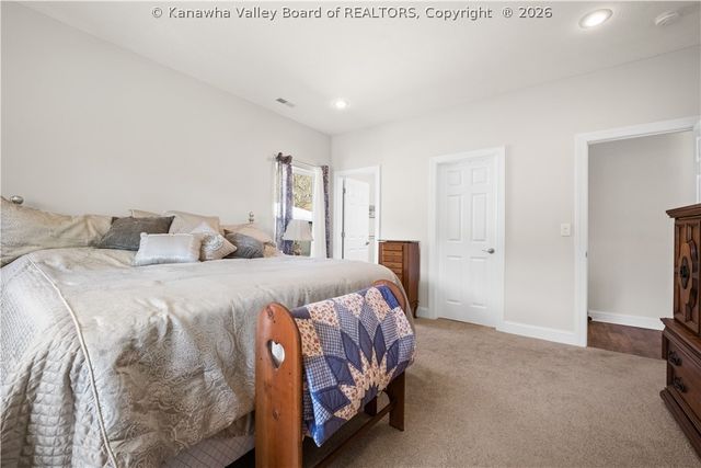 2935 Newhouse Drive, Charleston, WV 25302