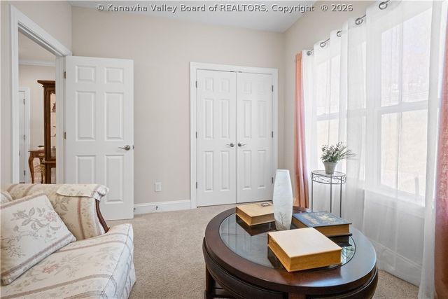 2935 Newhouse Drive, Charleston, WV 25302