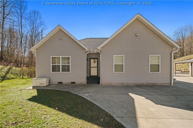 2935 Newhouse Drive, Charleston, WV 25302
