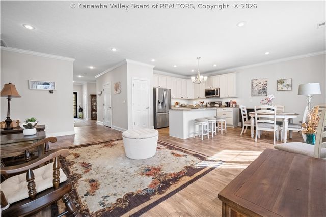 2935 Newhouse Drive, Charleston, WV 25302