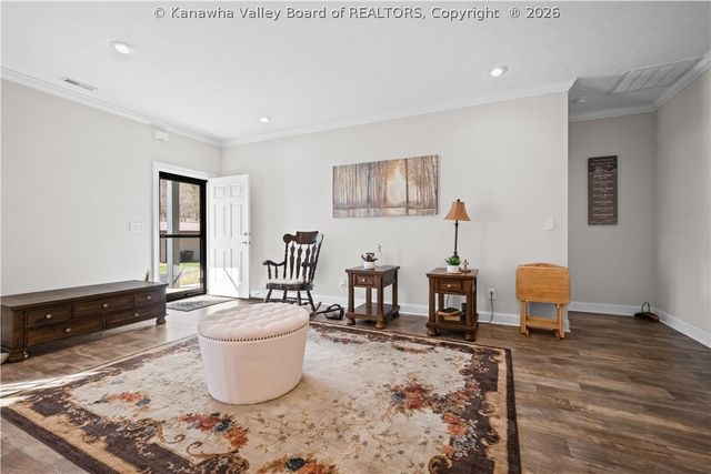 2935 Newhouse Drive, Charleston, WV 25302