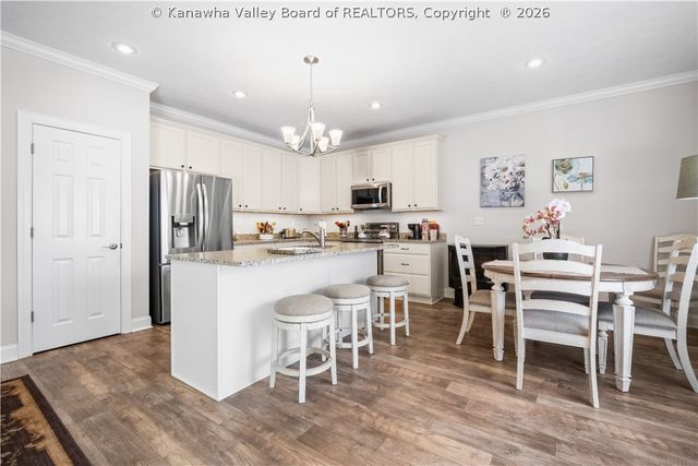 2935 Newhouse Drive, Charleston, WV 25302