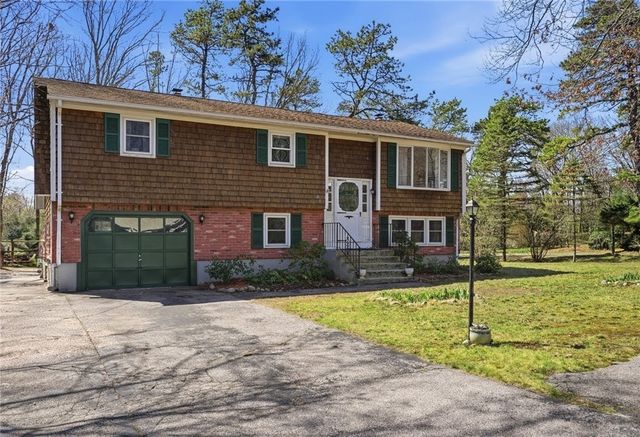 25 Daniel Drive, Coventry, RI 02816