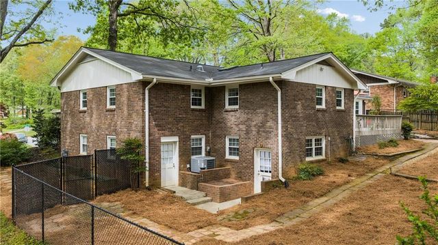 2627 Sterling Acres Drive, Tucker, GA 30084