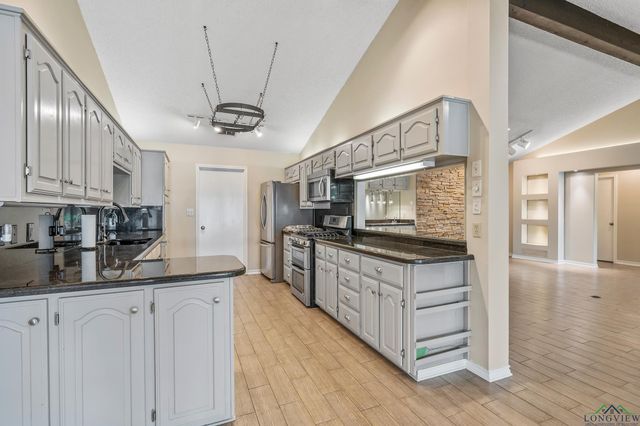 222 County Road 2430, Mineola, TX 75773