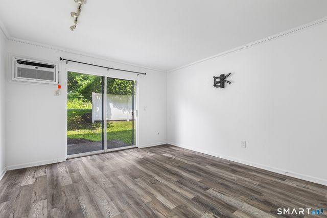 8 Rose Lane 10-11, Danbury, CT 06811