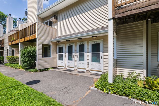 8 Rose Lane 10-11, Danbury, CT 06811
