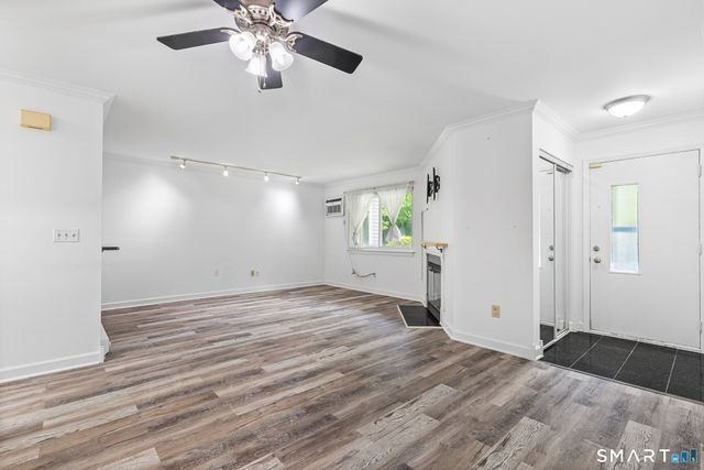 8 Rose Lane 10-11, Danbury, CT 06811