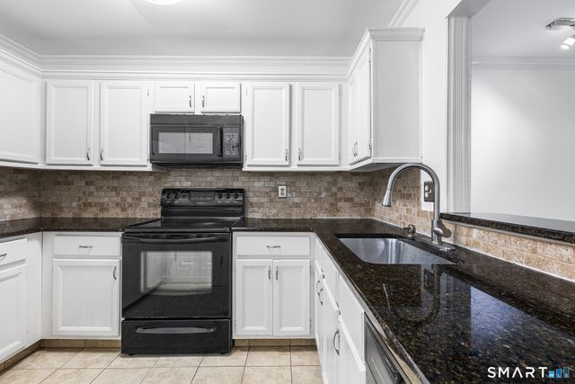 8 Rose Lane 10-11, Danbury, CT 06811