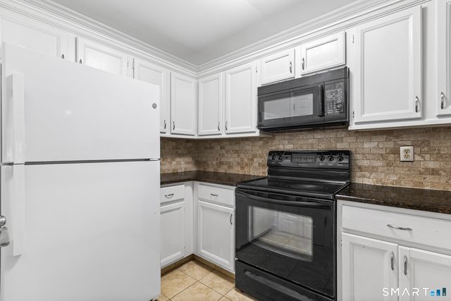 8 Rose Lane 10-11, Danbury, CT 06811