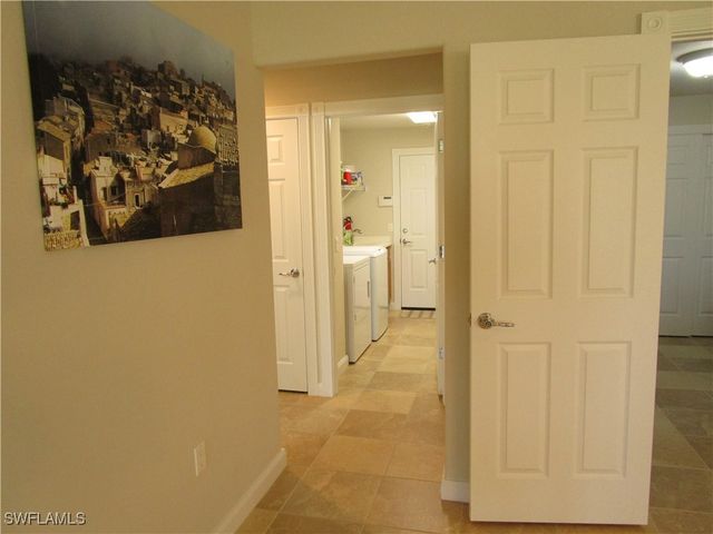 8677 Erice CT, Naples, FL 34114